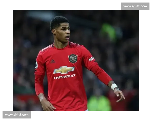 德比前夜插曲:拉什福德看曼联比赛,球迷刷屏红魔情怀